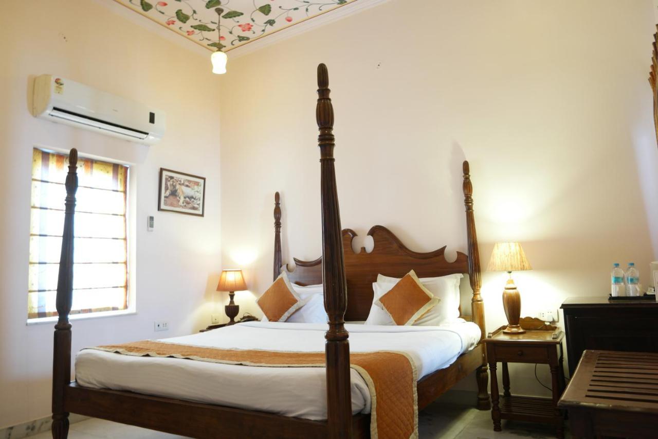 Suryaa Villa - A Boutique Heritage Hotel Dzsaipur Kültér fotó